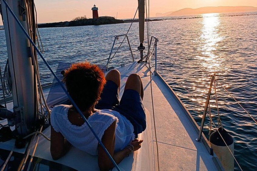Sunset aperitif on a sailing boat in Alghero 4