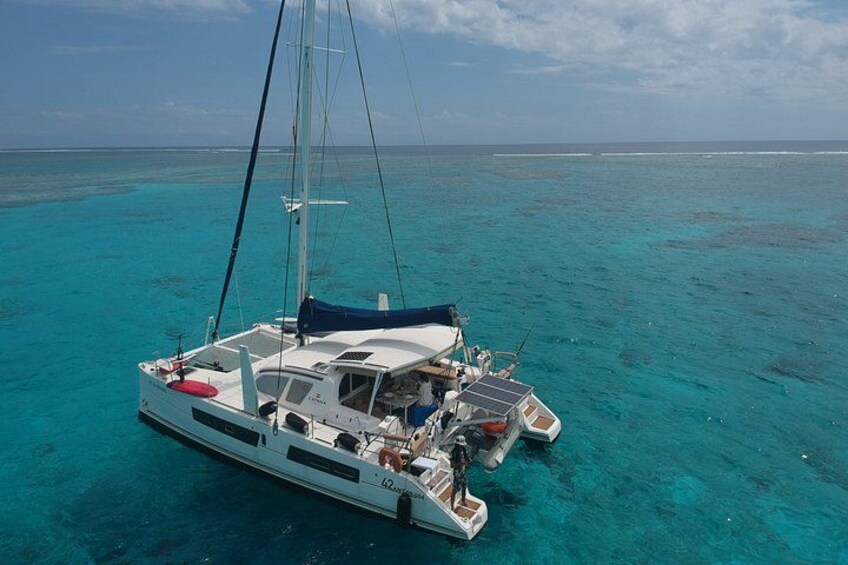 Sailing catamaran cruise on the largest lagoon in the world 1