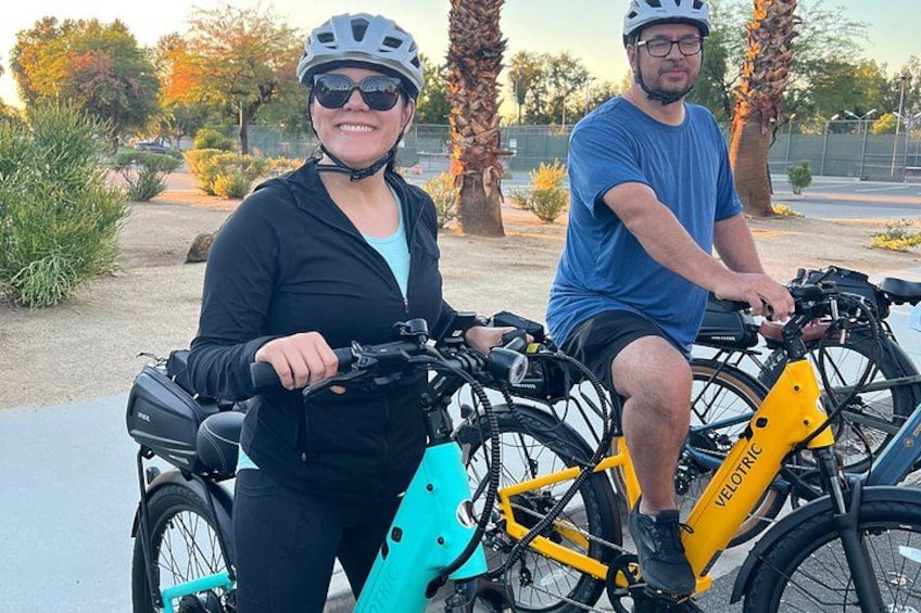 Ultimate Celebrity, Architecture & City E-Bike Tour 4