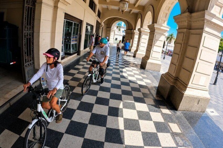 Lima Historic Centre from Miraflores by E bike 25km 2