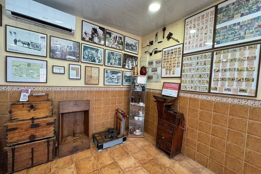 Visit 2 Chocolate factories and village of colorines, Villajoyosa 3