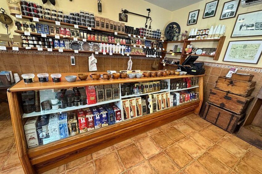 Visit 2 Chocolate factories and village of colorines, Villajoyosa 4