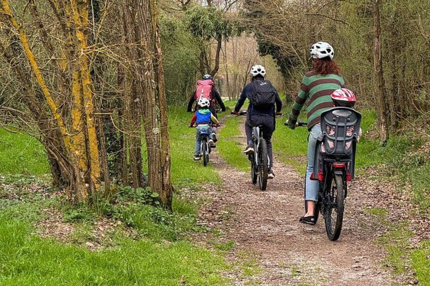 Riverside Tuscan Guided Family E-Bike Ride 3