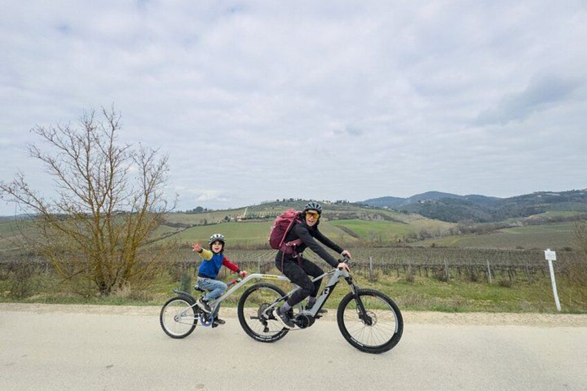 Riverside Tuscan Guided Family E-Bike Ride 2
