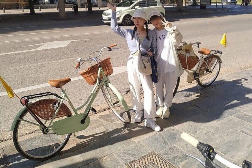 Vintage Style Bike Rental in Malaga 3