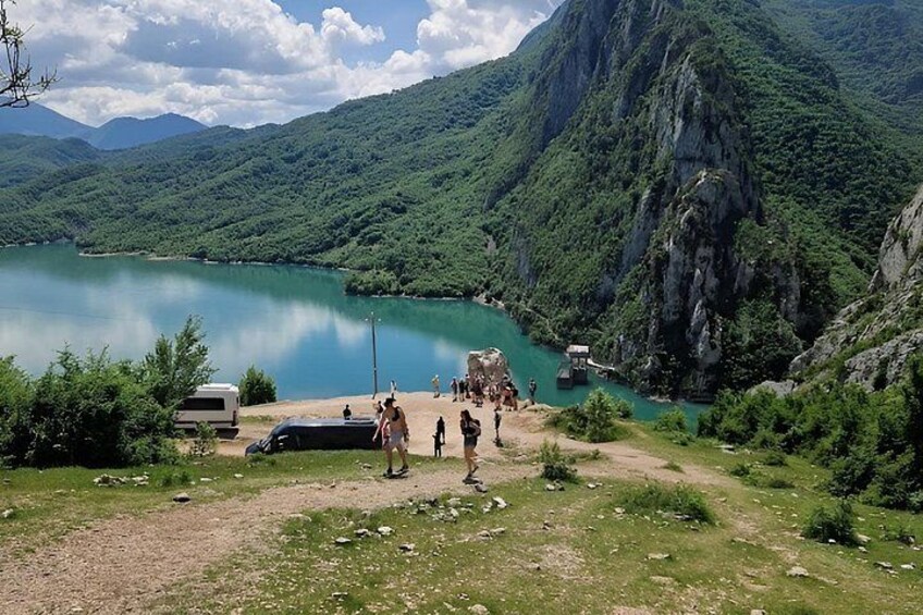 Day Trip to Bovilla Lake and Gamti Mountain Hike 2