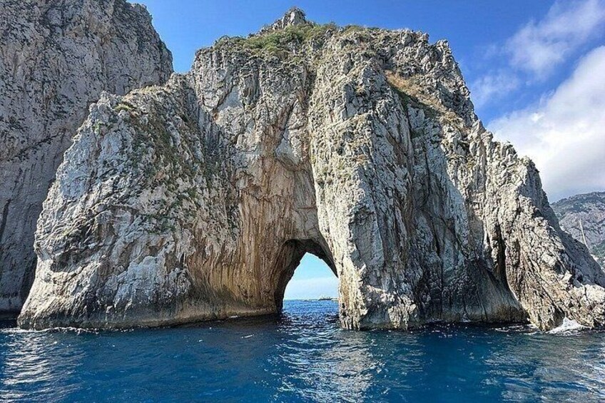Capri Small Group Luxury Boat Experience 4