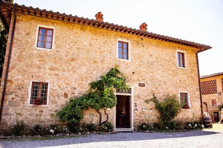 Wine Tasting In A Beautiful Tuscan Villa 3
