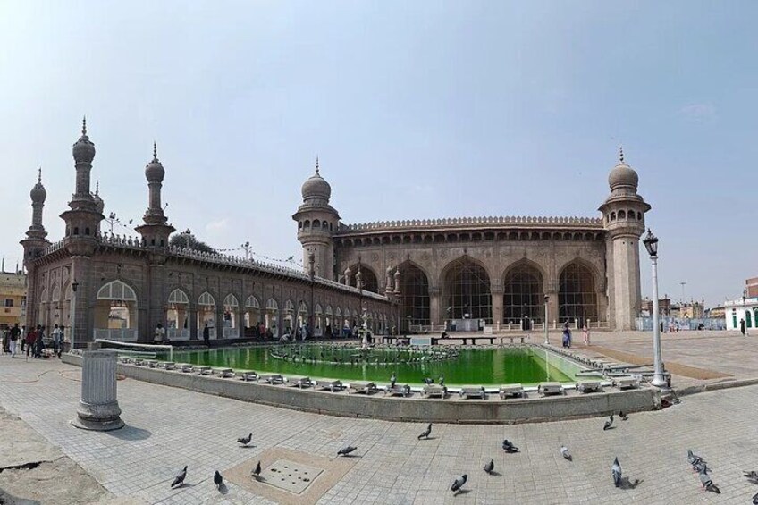 Hyderabad: Old City Cultural Walk with Palace, Museum & Residency 3