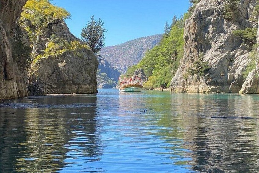 Green Canyon Boat and Green Lake Tour with Lunch and Soft Drinks 2