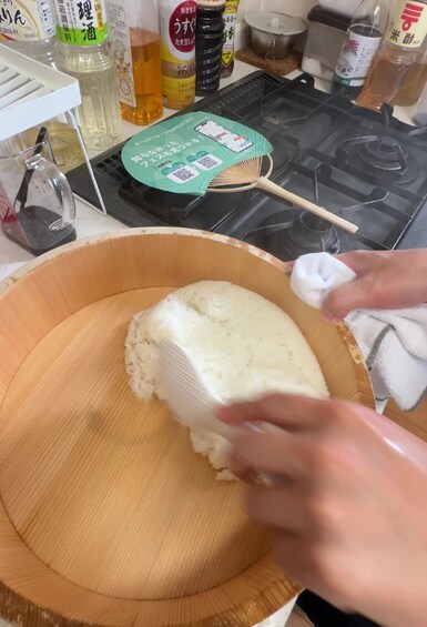 Picture 6 for Activity Tokyo: Private Edomae Sushi Class at a Sushi Teacher’s Home 4