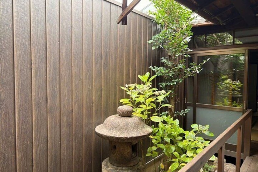 Kyoto: Kimono, Tea Ceremony with Japanese Garden and Studio 2