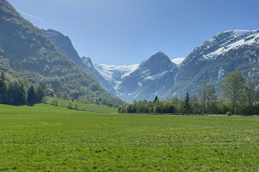 Olden: Scenic glacier and Waterfall Tour with Snacks 3