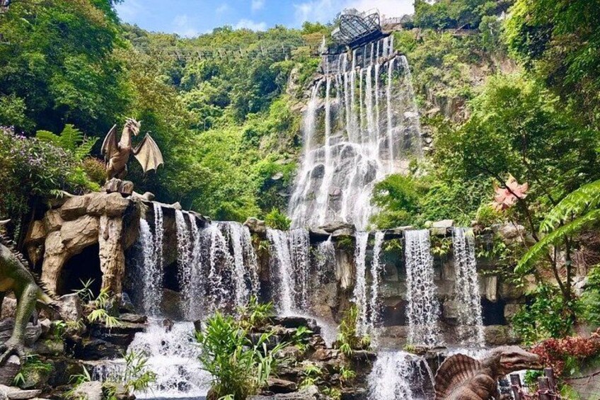 Guangzhou to Gulong Gorge and Cave Fairyland Private Day Tour 2