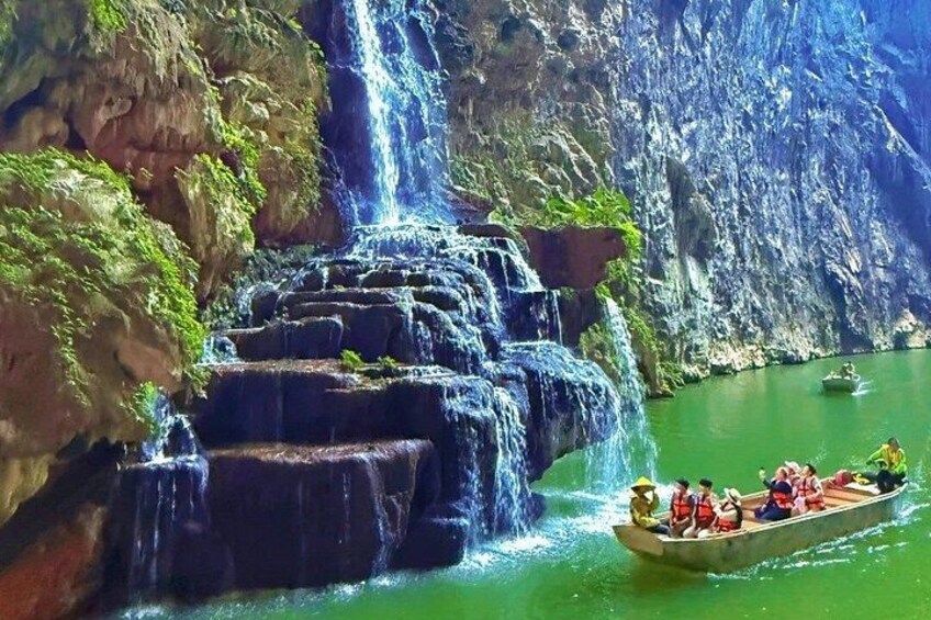 Guangzhou to Gulong Gorge and Cave Fairyland Private Day Tour 3