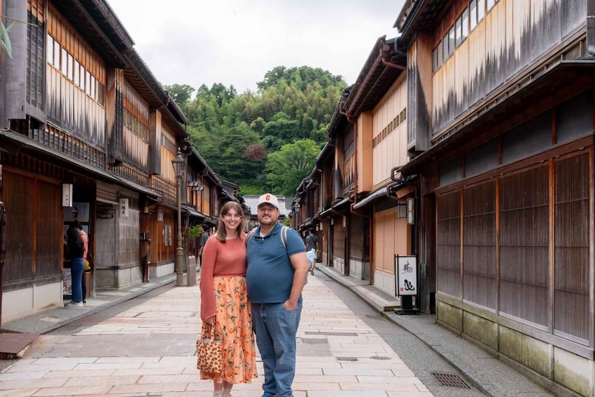 Picture 17 for Activity Kanazawa: Private 4-Hour Tour-Geisha, Castle & Secret Shrine 3