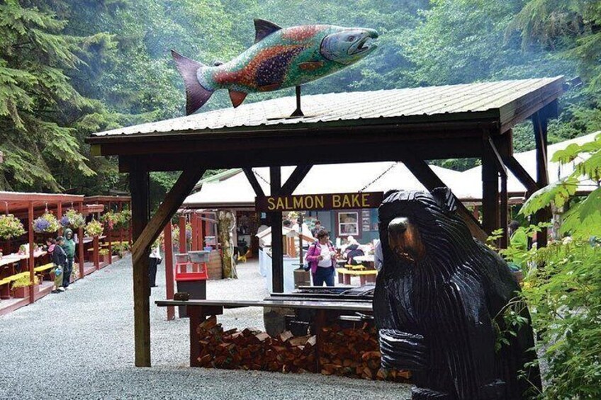 Best of Juneau: Mendenhall Glacier, Whale Watching and Salmon Bake 1