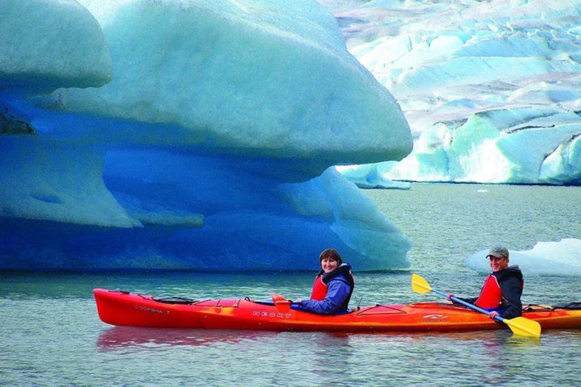 Mendenhall Lake Kayak and Salmon Bake Adventure 2
