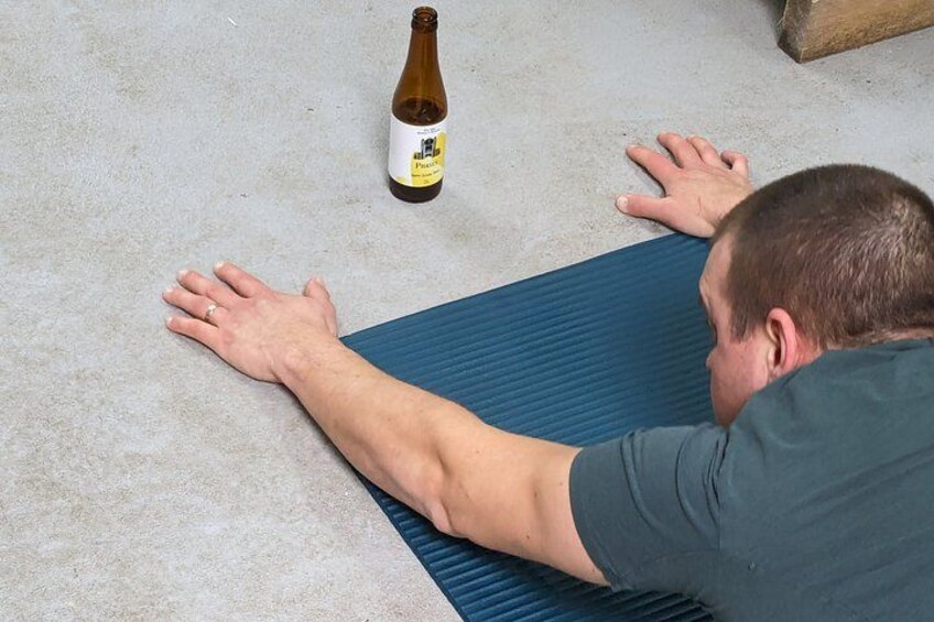 Brussels: Beer Yoga 1 hr Session Led by Experienced Instructor 1