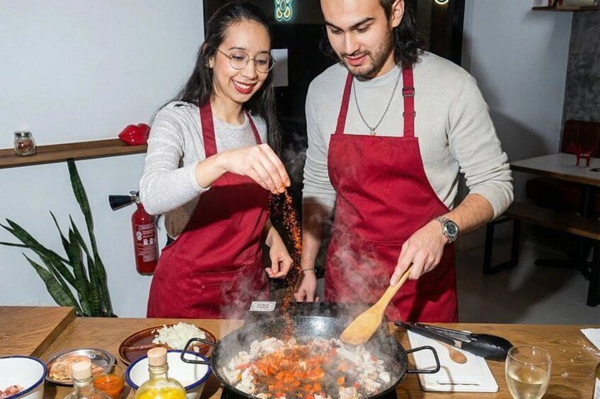 Paella Cooking Class in Barcelona | Small Group, Cava & Wine 1