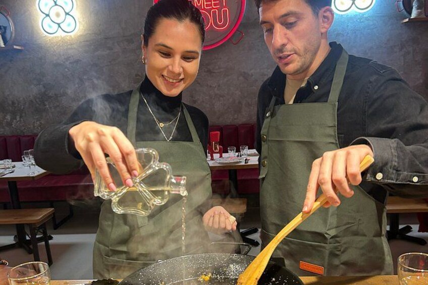 Paella Cooking Class in Barcelona | Small Group, Cava & Wine 4