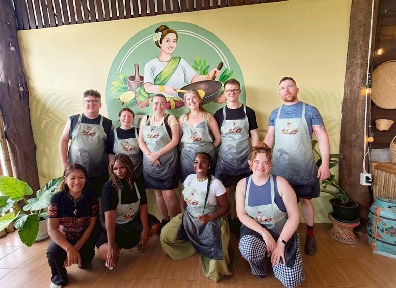 Chiang Mai: Authentic Thai Cooking class and Craft Workshop 1