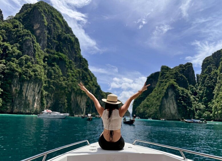 Picture 1 for Activity Krabi: Phi Phi Islands Speedboat Premium Tour with Lunch 3