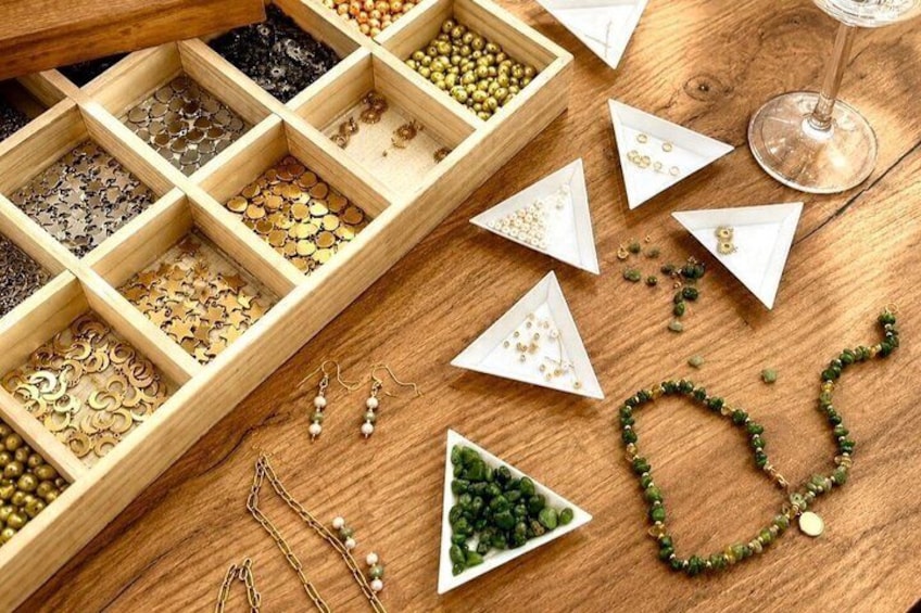 Jewelry Workshop with Unlimited Wine - Valencia 5