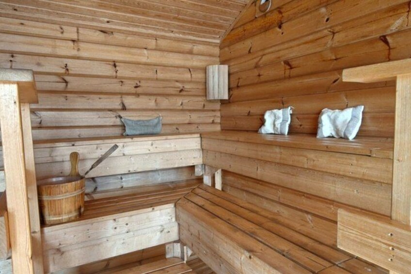 Authentic Lake Sauna and Reindeer Dinner with Locals 5