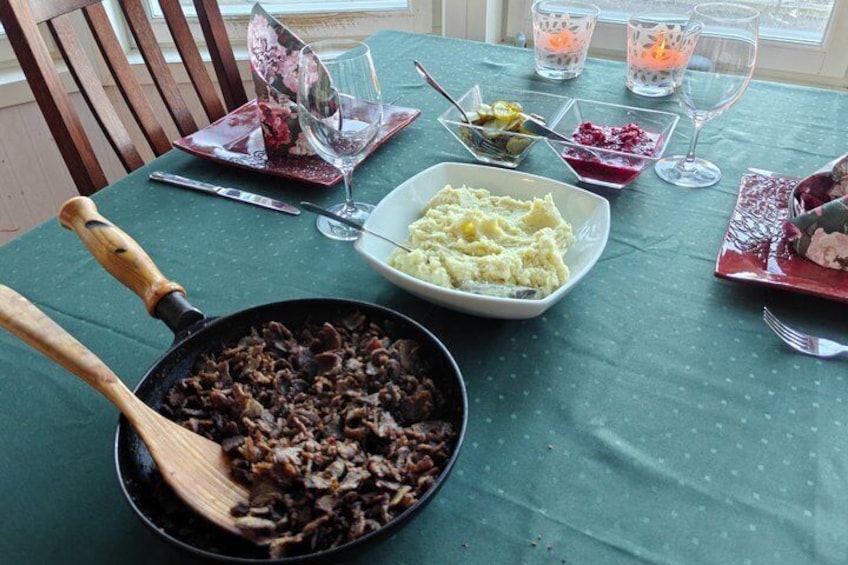 Authentic Lake Sauna and Reindeer or Salmon Dinner with Locals 4