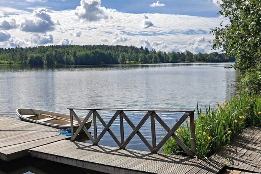 Authentic Lake Sauna and Reindeer or Salmon Dinner with Locals 5