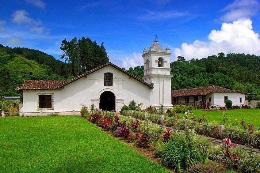 Ujarras Orosí and Basilica Ruins Tour from San Jose 1