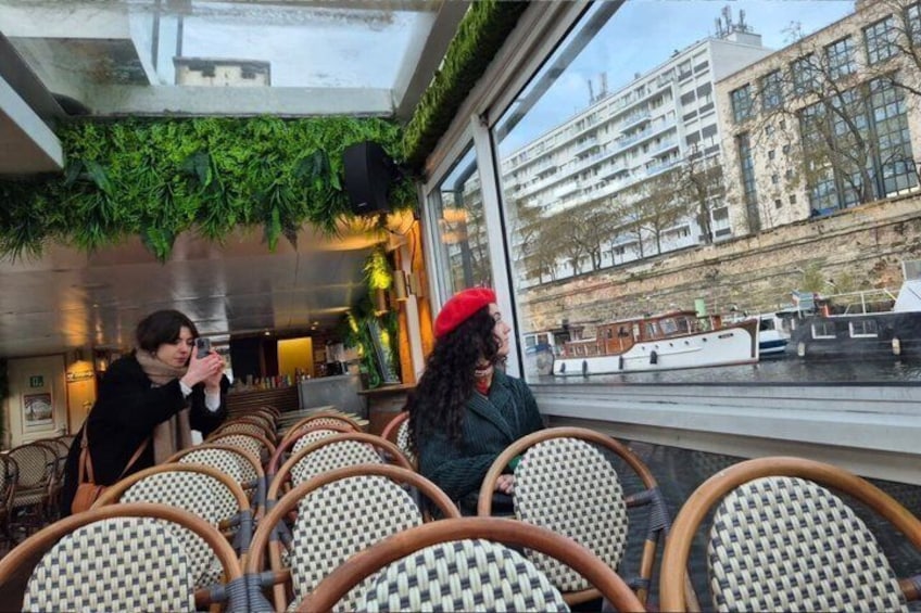 Paris Canal Saint Martin Sightseeing Cruise with Live Commentary 3