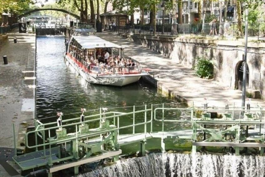 Paris Canal Saint Martin Sightseeing Cruise with Live Commentary 2