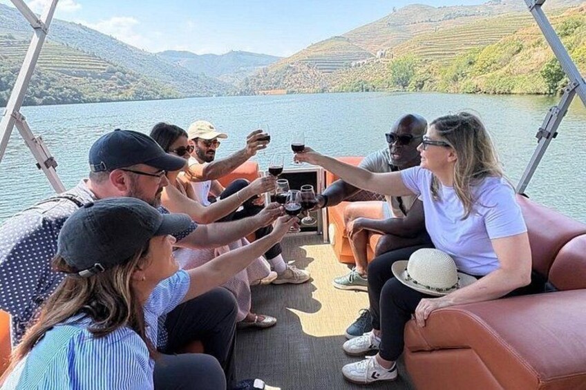 Private Douro Valley Wine Tour with Scenic Cruise and Lunch 3