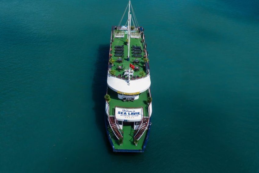 Luxury Halong Bay Day Cruise with Buffet Lunch and Kayaking 5