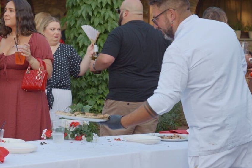 Learn how to make Neapolitan Pizza 5