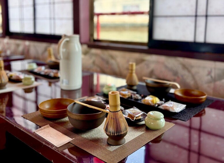 Picture 2 for Activity Tokyo Cruise：Yakatabune Tea Ceremony,Sweets & Shamisen 2