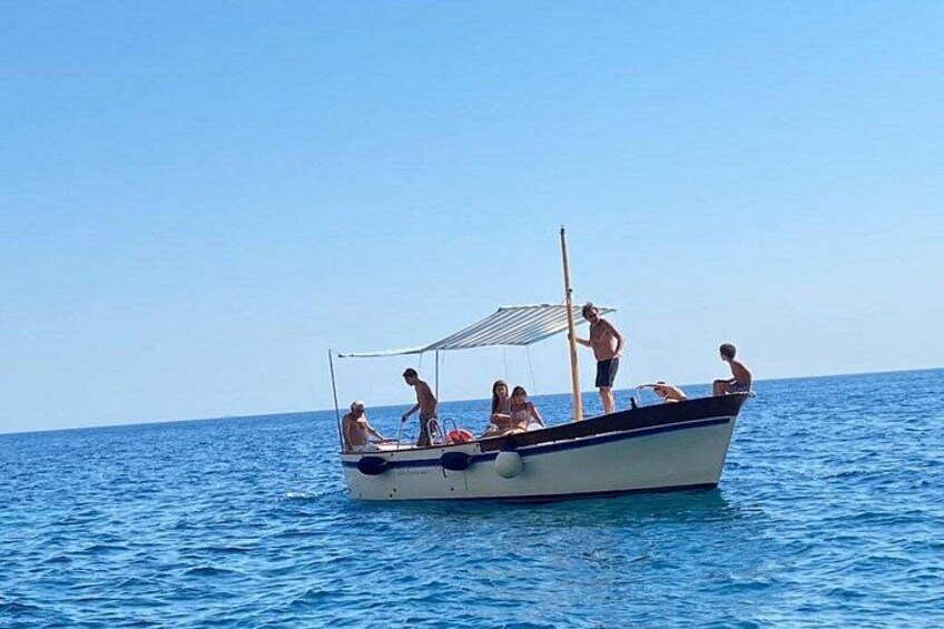 Capri Boat Tour : Small Group Luxury with Pizza and Beer 2