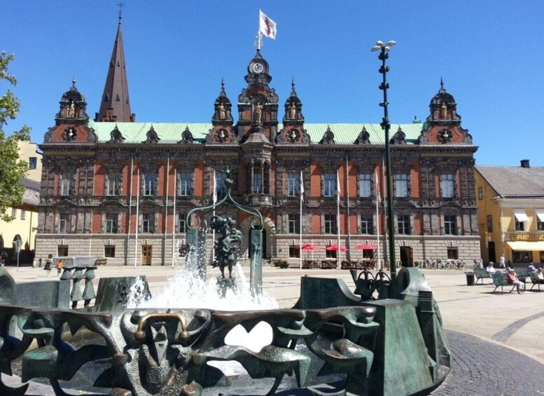 Picture 1 for Activity Malmö Day Trip – Sweden in Spanish 2