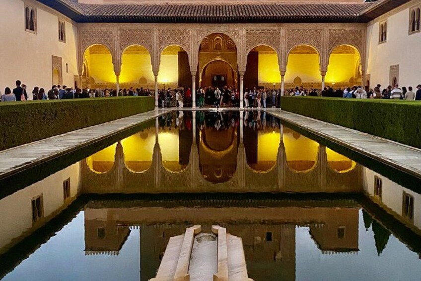 Private Night Guided Tour in the Alhambra 1