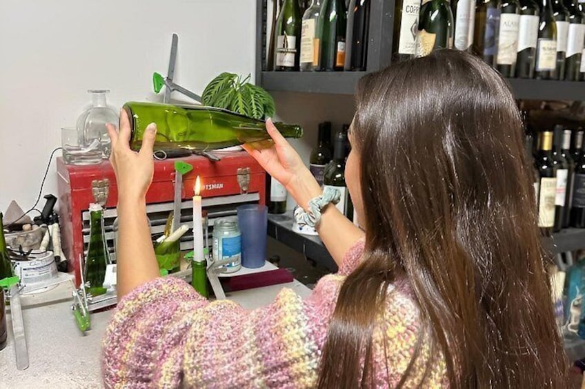 DIY Cocktail Candle and Wine Bottle Cutting Class in Chicago 4