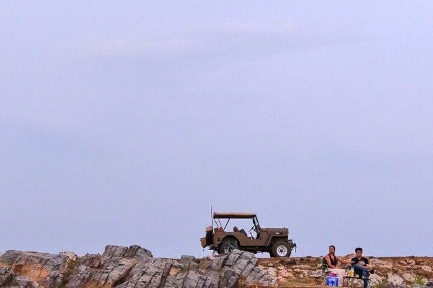 Udaipur: Private Vintage Willys Jeep Experience 1