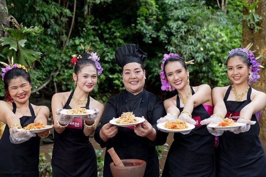 Chiang Mai Thai Dress & Doi Suthep Tour 1