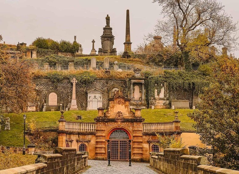 Glasgow Necropolis: Small Group Tour with Local Guide 1