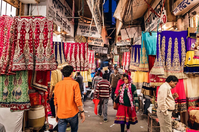 Picture 6 for Activity Jaipur: Morning Monkey Temple Guided Tour with Local Market 3