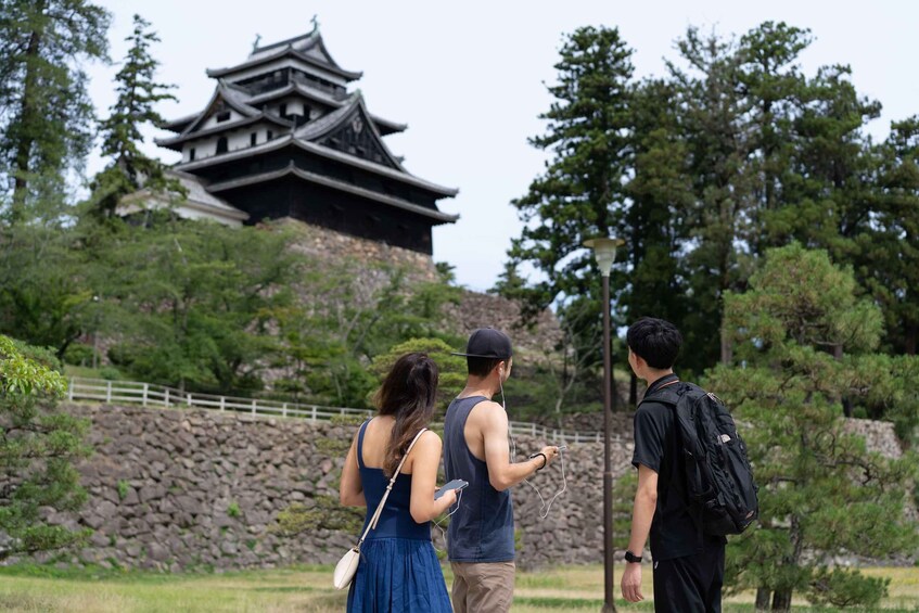 Picture 3 for Activity Matsue Castle Guided Tour - With a Local Guide & Audioguide 5