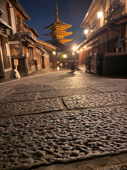 Picture 18 for Activity Kyoto: Gion Magical Night Walk | Real Geisha & Secret Alleys 4