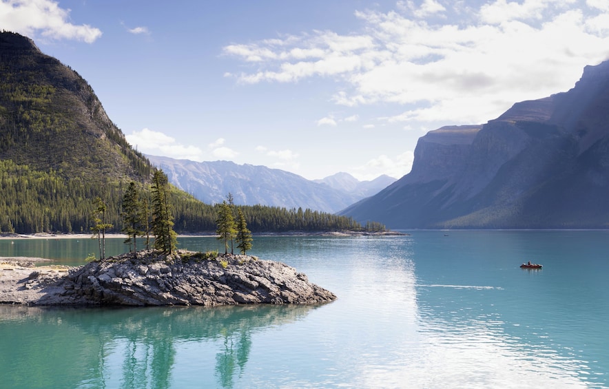 From Banff: Explore Banff with Lake Minnewanka Cruise and Banff Gondola 2