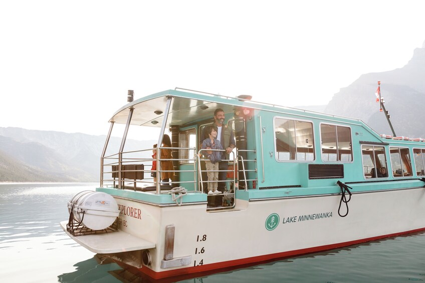 From Banff: Explore Banff with Lake Minnewanka Cruise and Banff Gondola 3